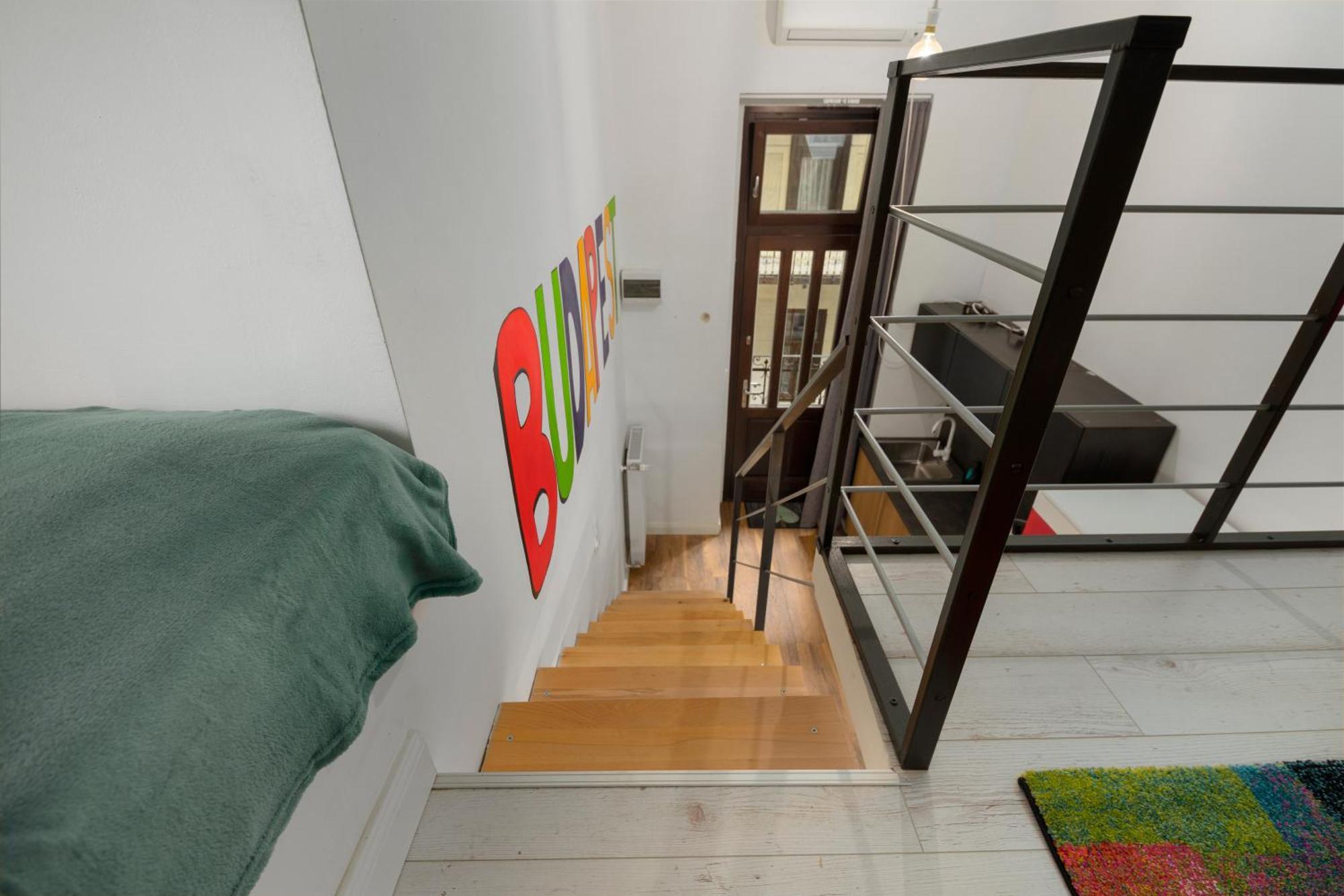 Colourful Apartments In The Party District Budapest Extérieur photo